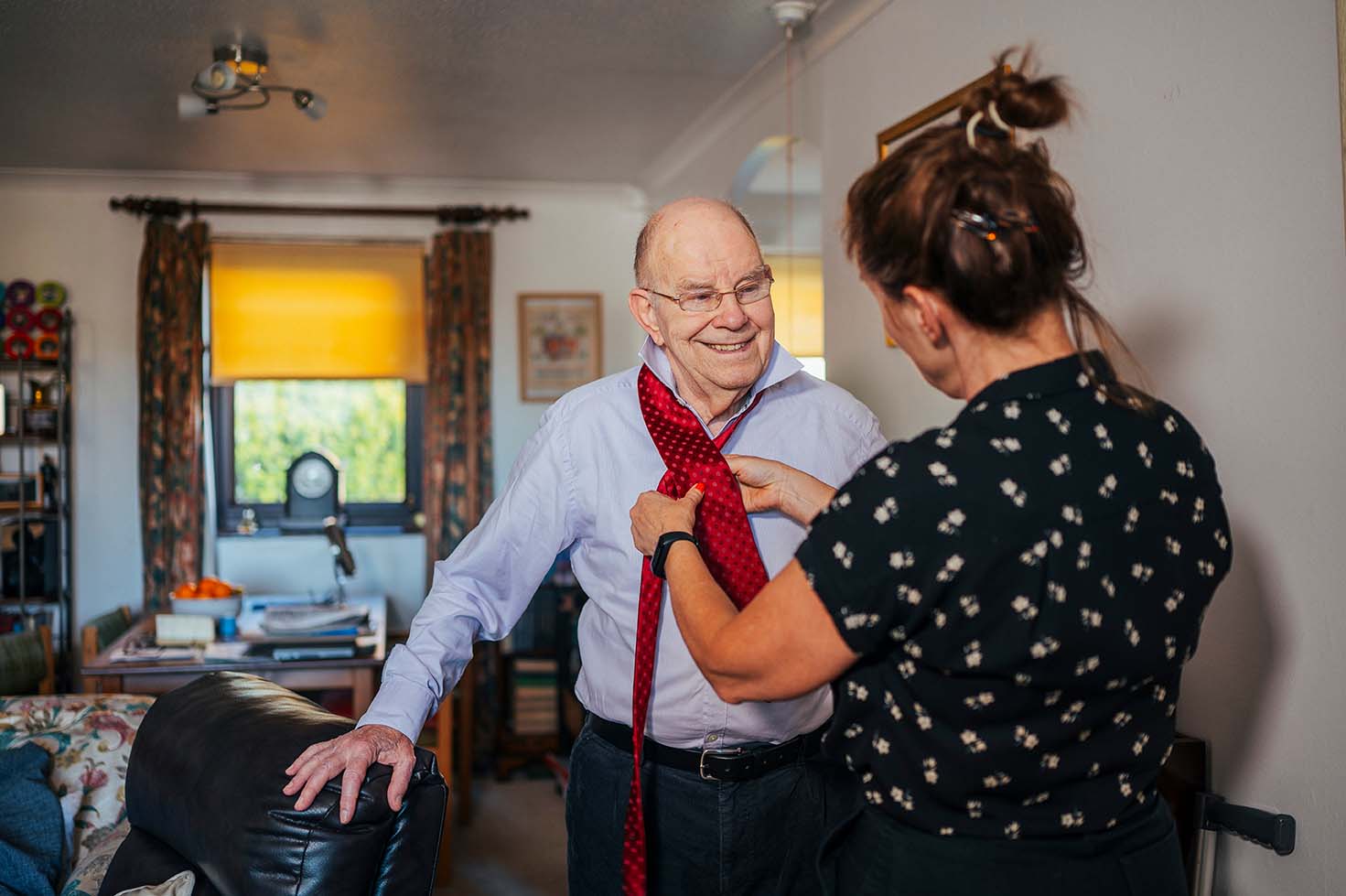 tie dressing father daughter, CREDIT Peter Kindersley (Centre for Ageing Better library)